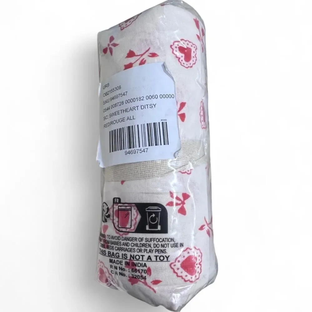 URBAN OUTFITTERS Home Sweetheart Ditsy Hearts Patterned Shower Curtain New!
